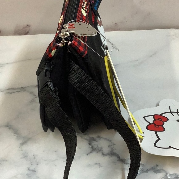 NWT Lesportsac Small Wristlet Hello Kitty - Picture 5 of 6